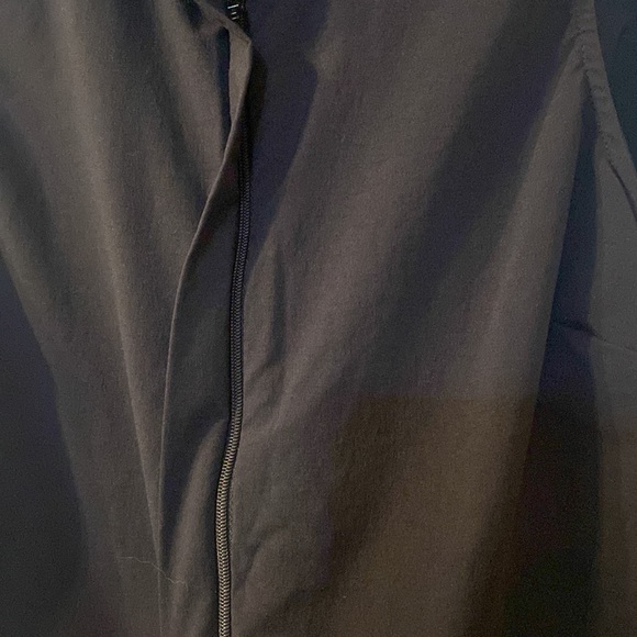 Contourwear vest with zip pocket on the back size 6 - Picture 2 of 6